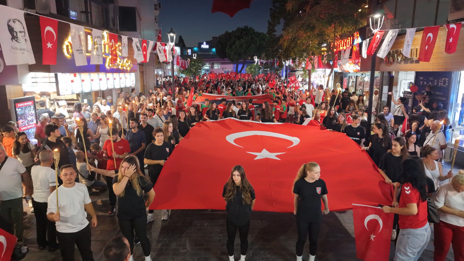 Karşıyaka Belediyesi tarafından 30 Ağustos Zafer Bayramı’nın 104. yılı onuruna